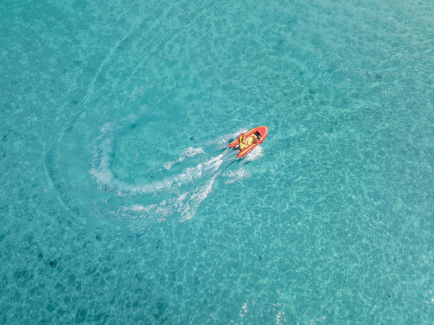 Airbnb Decor Ideas for a Coastal Home: What Actually Works (And What Guests Remember)